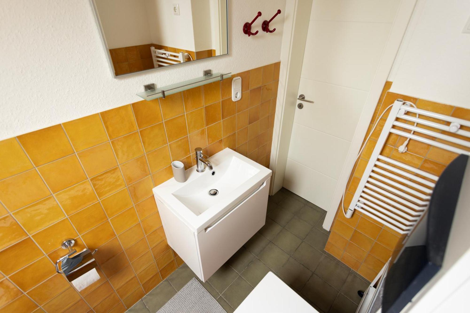 Big Flat With Fresh Renovation, Free Parking, Sonyps, Netflix Lejlighed Duisburg Eksteriør billede